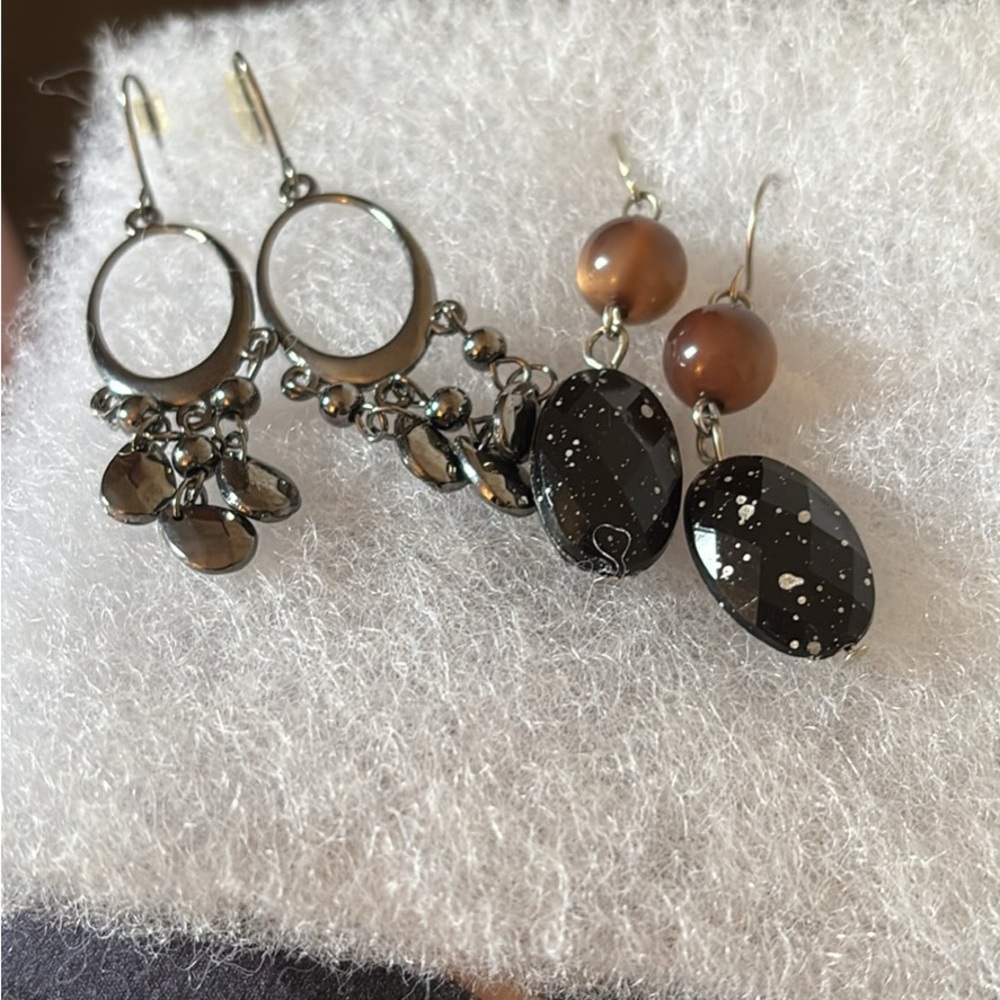 Stylish Black and Brown Earrings with Minimalist Design